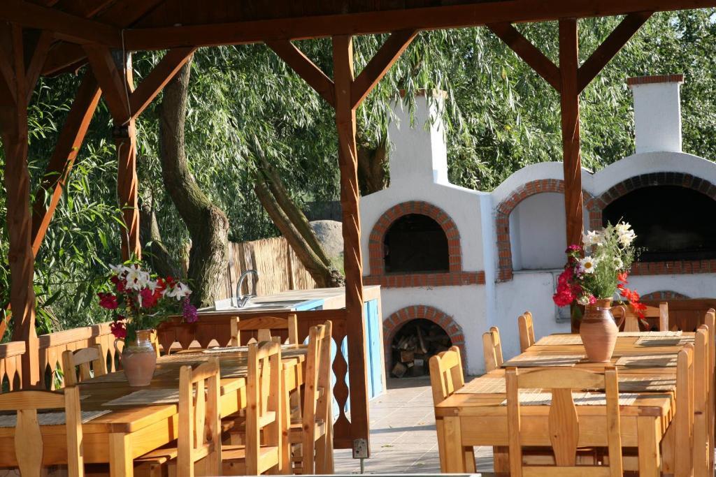 מלון Uzlina Casa Dintre Salcii מראה חיצוני תמונה